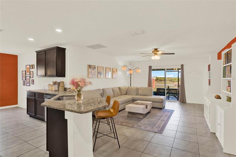 Picture of 1579 Swan Lake Circle, Dundee FL 33838