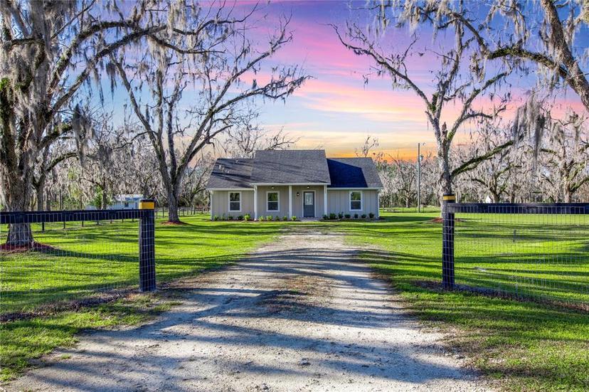 Picture of 11566 SW County Road 18, Hampton FL 32044