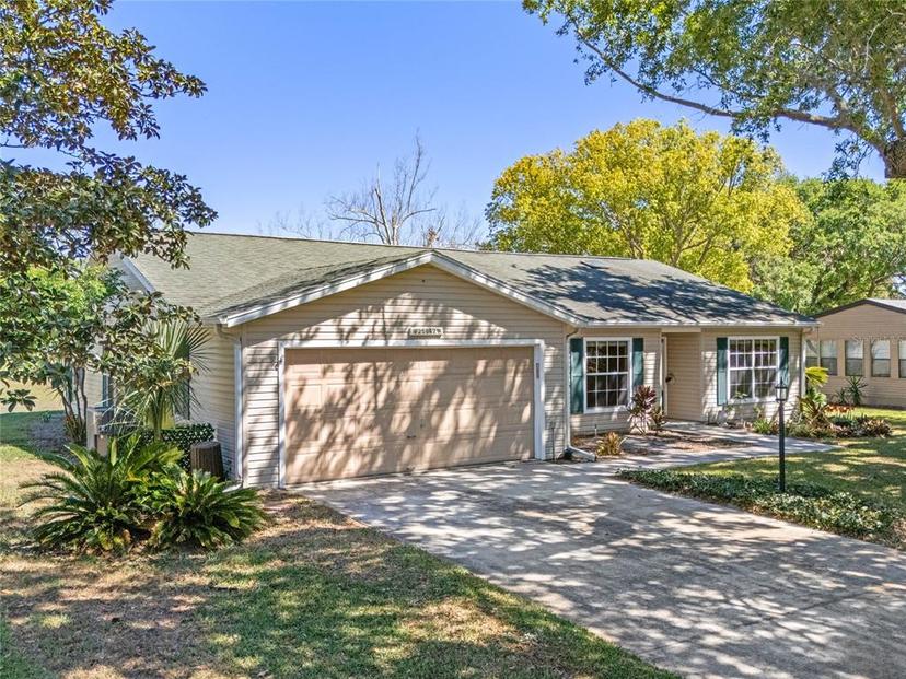 Picture of 25642 Oak Alley, Leesburg FL 34748