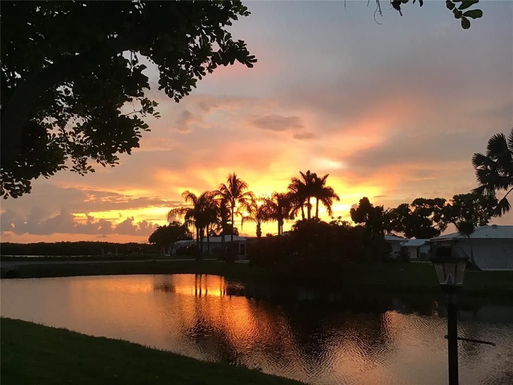 Picture of 1002 Pussywillow Lane, Bradenton, FL 34208