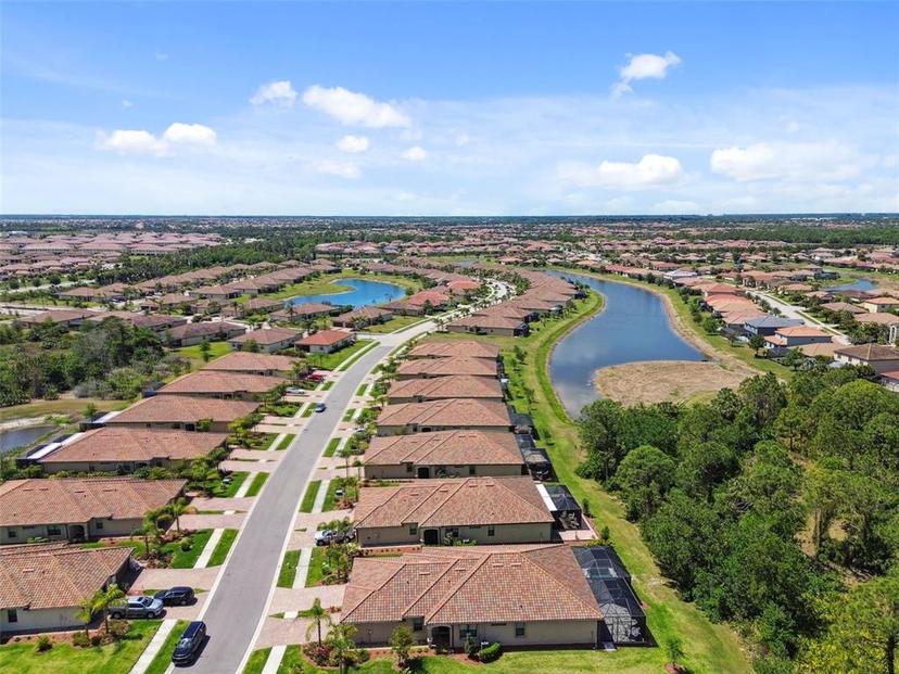 Picture of 12379 Amica Loop, Venice FL 34293