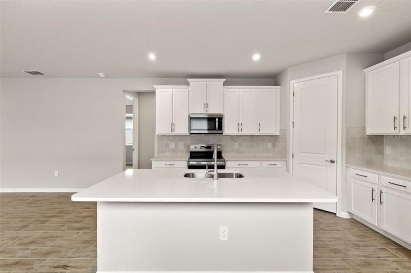 Picture of 17800 Solstice Avenue, Venice FL 34293