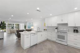 Picture of 4390 Exeter Drive Unit 206, Longboat Key, FL 34228