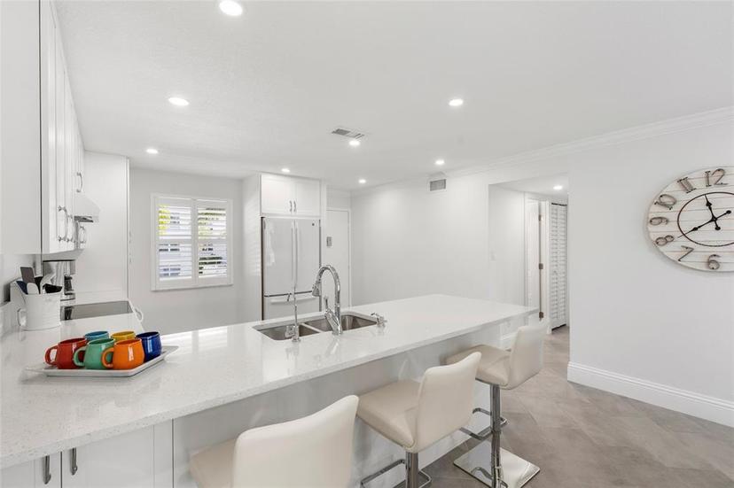 Picture of 4390 Exeter Drive Unit 206, Longboat Key FL 34228
