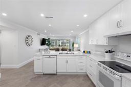 Picture of 4390 Exeter Drive Unit 206, Longboat Key, FL 34228