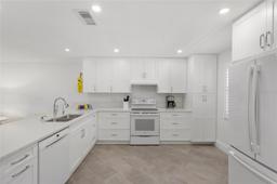 Picture of 4390 Exeter Drive Unit 206, Longboat Key, FL 34228