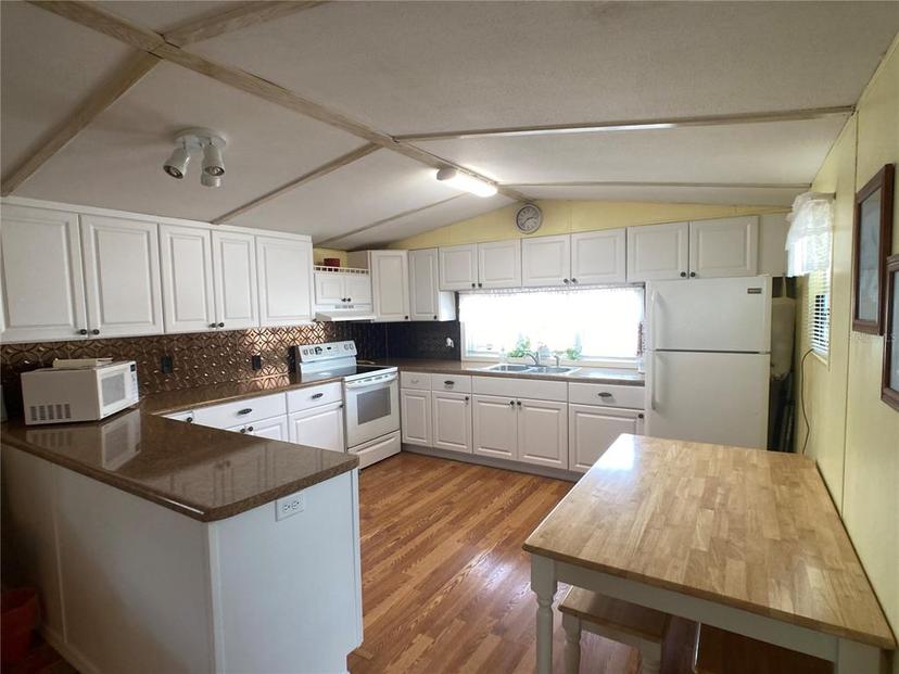 Picture of 1710 7Th Street Sw Unit 24, Ruskin FL 33570