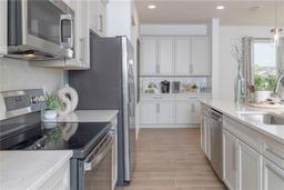 Picture of 7104 Dilly Lake Avenue, Groveland, FL 34736