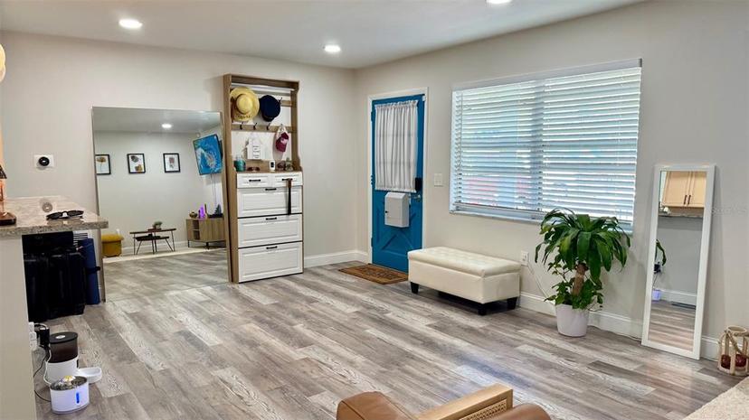 Picture of 232 SE Monroe Circle N, St Petersburg FL 33703