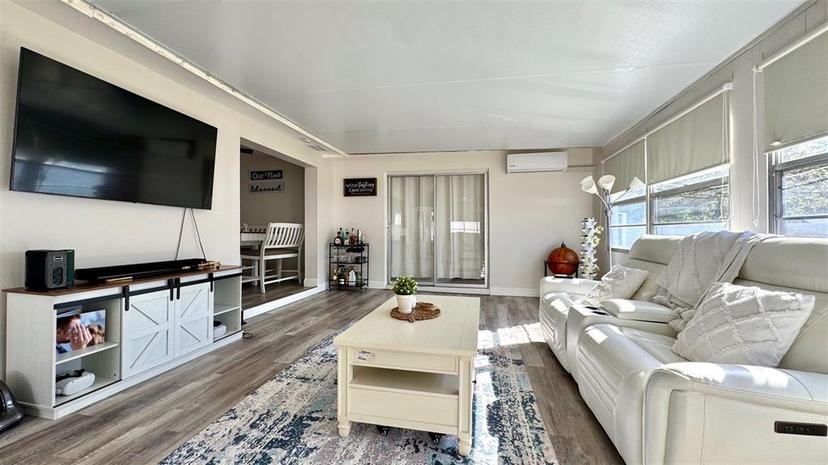 Picture of 232 SE Monroe Circle N, St Petersburg FL 33703