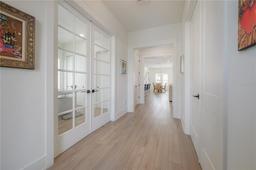 Picture of 1550 48Th Avenue N, St Petersburg, FL 33703