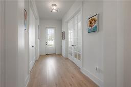 Picture of 1550 48Th Avenue N, St Petersburg, FL 33703