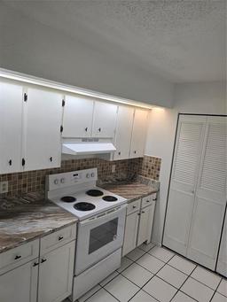 Picture of 2927 7 Iron Drive Unit 0, Lakeland, FL 33801