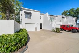 Picture of 2975 W Knights Avenue, Tampa, FL 33611