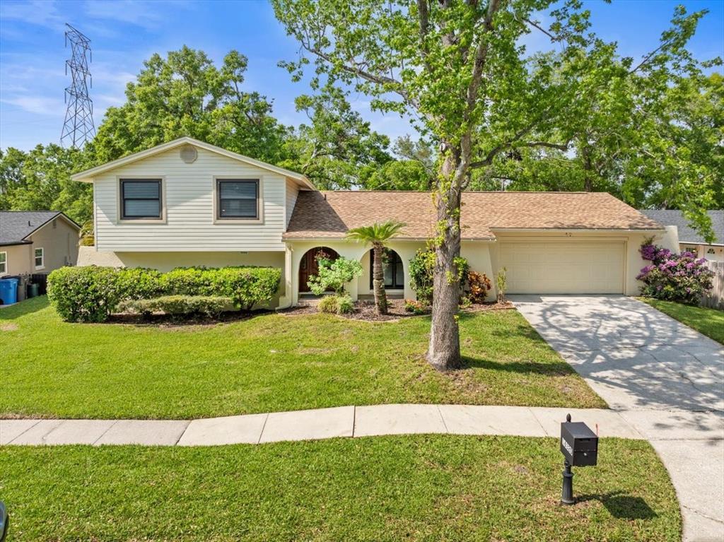 Picture of 16320 Bonneville Drive, Tampa, FL 33624