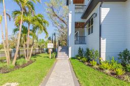 Picture of 526 39Th Avenue S, St Petersburg, FL 33705