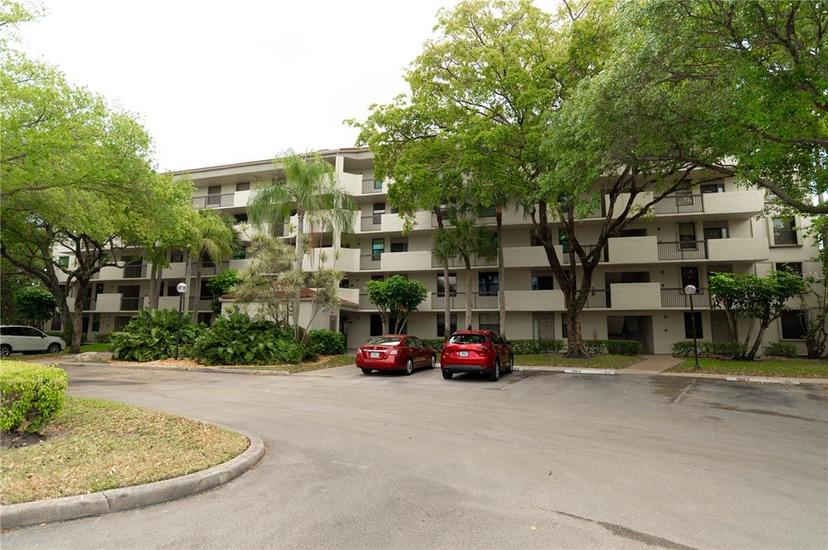 Picture of 2907 Carambola Circle S Unit 403, Coconut Creek FL 33066