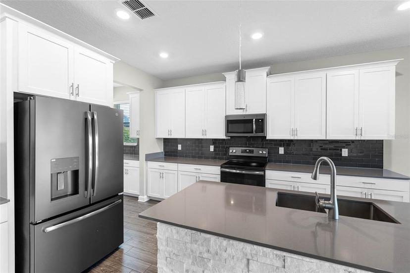 Picture of 2017 Camden Loop, Davenport FL 33837