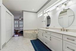Picture of 2328 Warren Woods Drive, Orlando, FL 32835