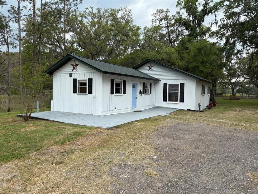 Picture of 1010 County Road 416N, Lake Panasoffkee FL 33538