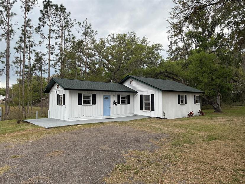 Picture of 1010 County Road 416N, Lake Panasoffkee FL 33538