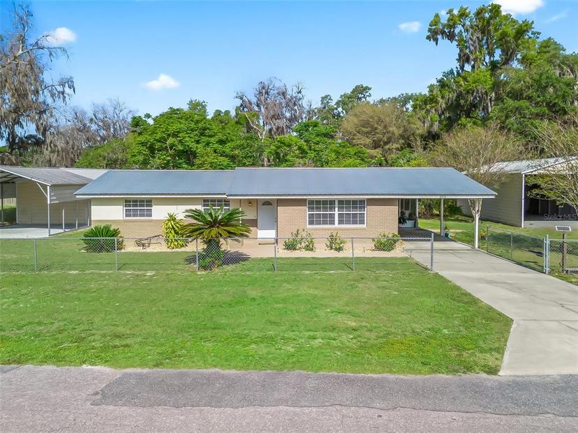Picture of 2376 Cr 444, Lake Panasoffkee FL 33538