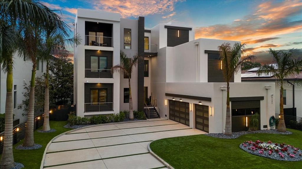 Picture of 5131 W Neptune Way, Tampa, FL 33609