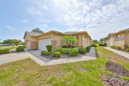 Picture of 2112 Acadia Greens Drive Unit 62, Sun City Center, FL 33573