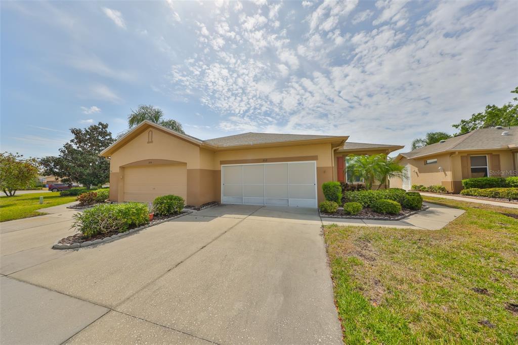 Picture of 2112 Acadia Greens Drive Unit 62, Sun City Center, FL 33573