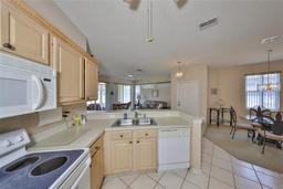 Picture of 2112 Acadia Greens Drive Unit 62, Sun City Center, FL 33573