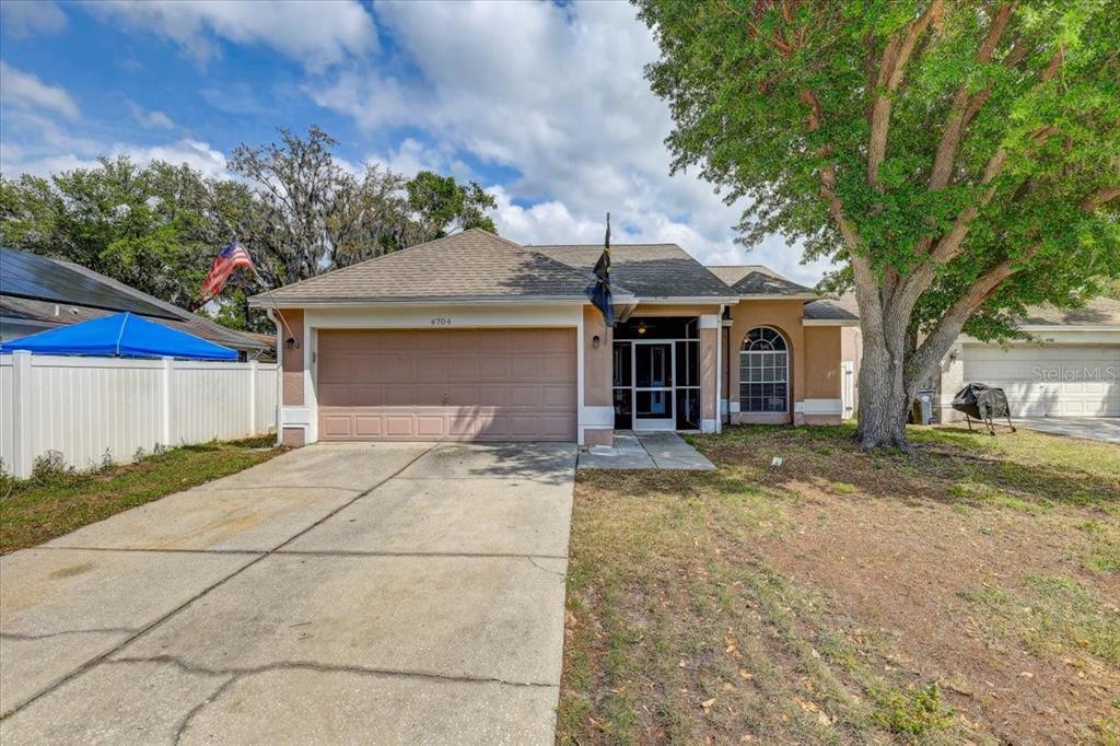 Picture of 4704 Stove Place, Valrico, FL 33596