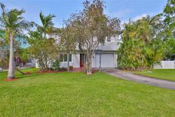 Picture of 8420 Orient Way Ne, St Petersburg, FL 33702