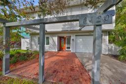 Picture of 8420 Orient Way Ne, St Petersburg, FL 33702