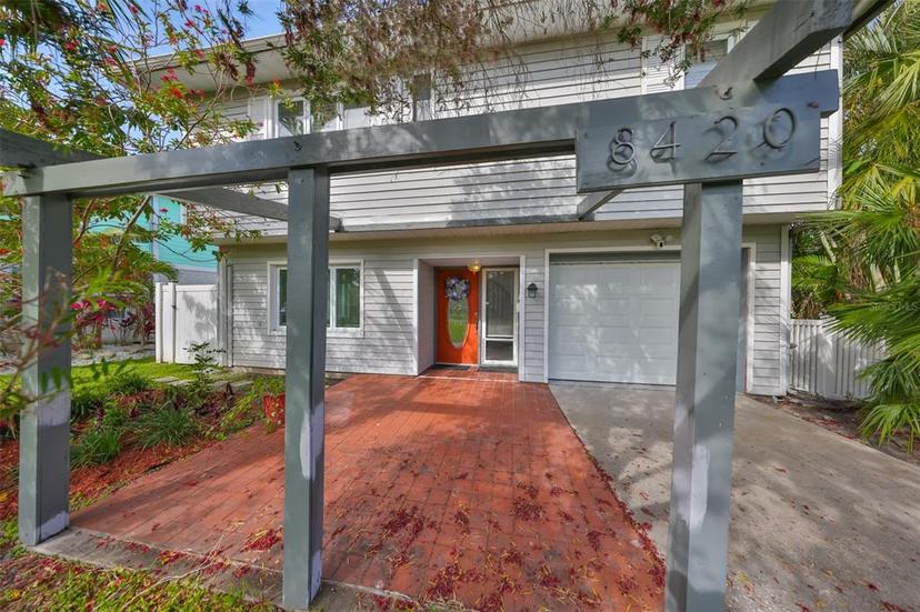 Picture of 8420 Orient Way Ne, St Petersburg FL 33702