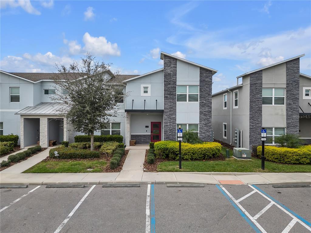 Picture of 620 Pebble Beach Drive, Davenport, FL 33896