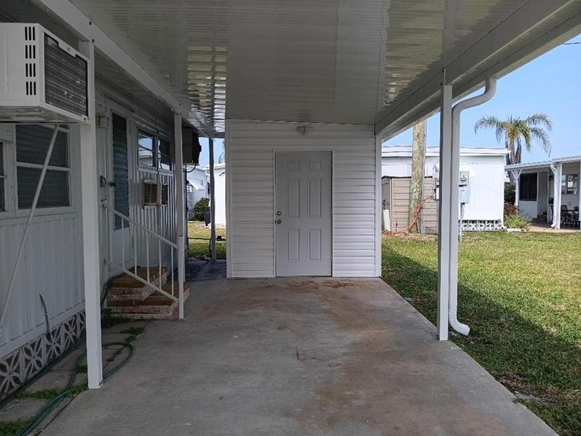 Picture of 818 Bogie Street, Venice FL 34285