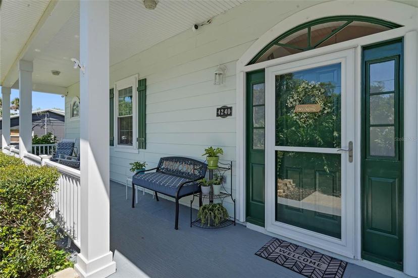 Picture of 4240 Lake Harney Circle, Geneva FL 32732