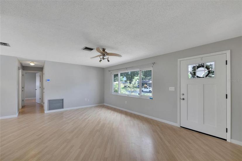 Picture of 2127 Scotland Drive, Clearwater FL 33763