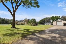 Picture of 8403 Southwood Pines Street, Lithia, FL 33547