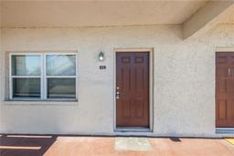 Picture of 9105 W Hillsborough Avenue Unit I102, Tampa, FL 33615