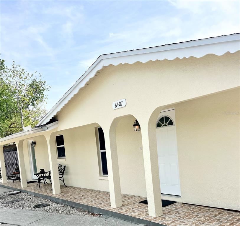 Picture of 8407 River Oaks Drive, Tampa FL 33615