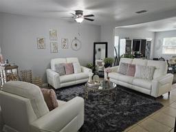 Picture of 2015 Barstow Ln, Dundee, FL 33838