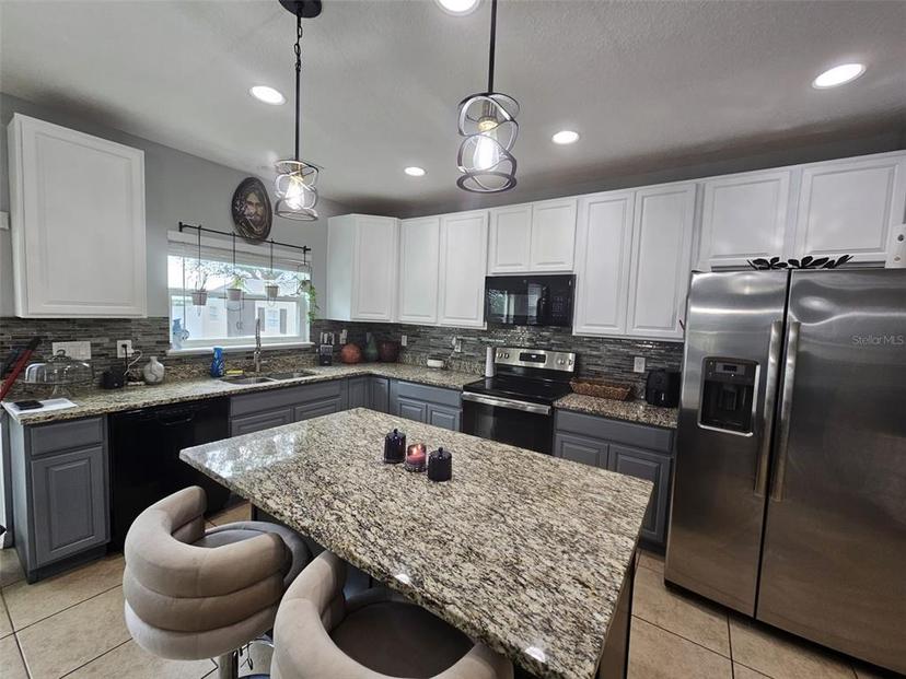 Picture of 2015 Barstow Ln, Dundee FL 33838