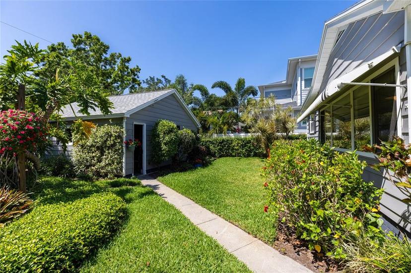 Picture of 544 28Th Avenue N, St Petersburg FL 33704