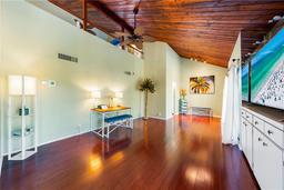 Picture of 212 Pass Key Road Unit 212, Sarasota, FL 34242