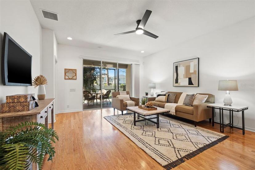 Picture of 8078 Pine Crest Street, Seminole FL 33777