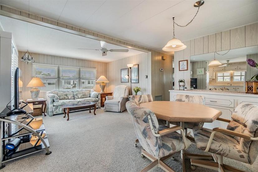 Picture of 4851 W Gandy Boulevard Unit B4L38, Tampa FL 33611