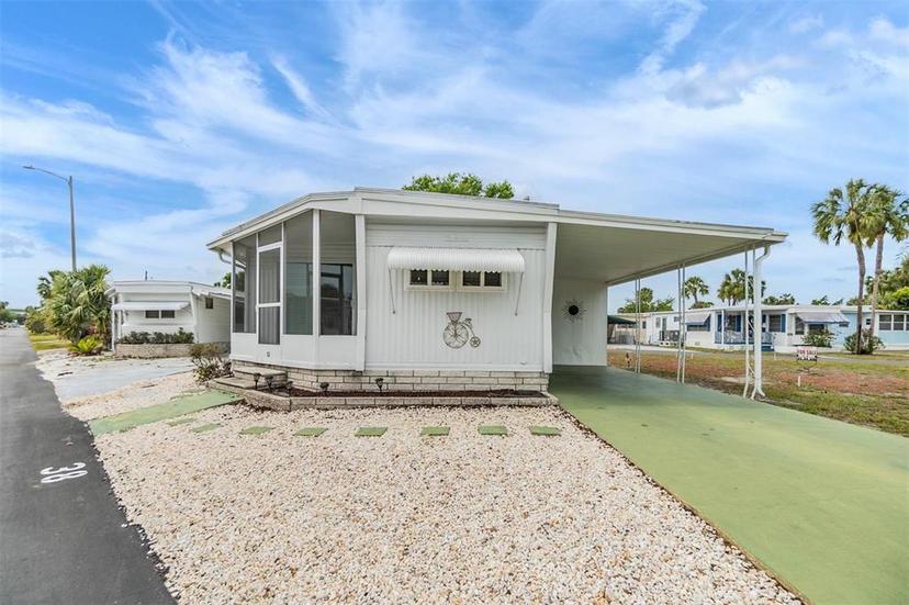 Picture of 4851 W Gandy Boulevard Unit B4L38, Tampa FL 33611