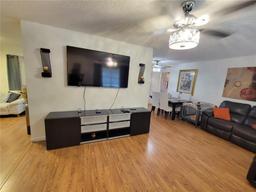 Picture of 523 Oakbriar Place, Brandon, FL 33510
