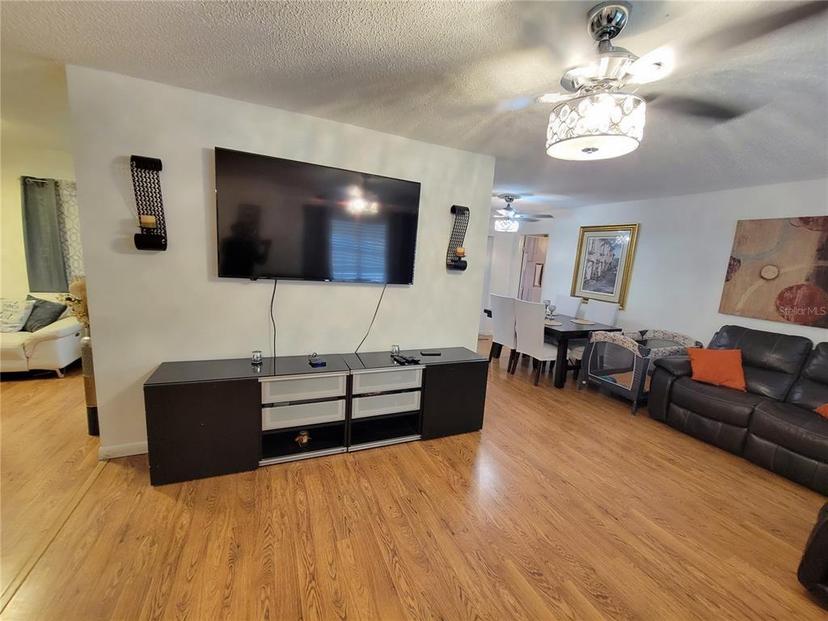 Picture of 523 Oakbriar Place, Brandon FL 33510